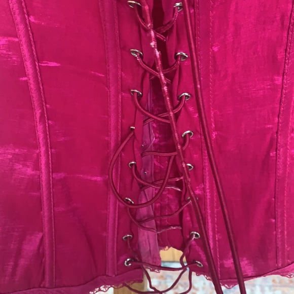 Corset - Picture 3 of 5